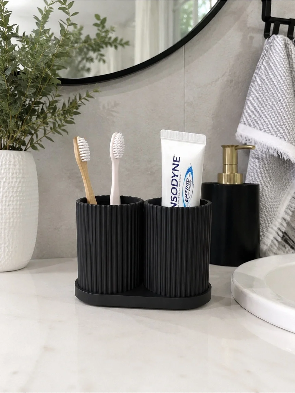 Ribbed Double Toothbrush & Toothpaste Holder